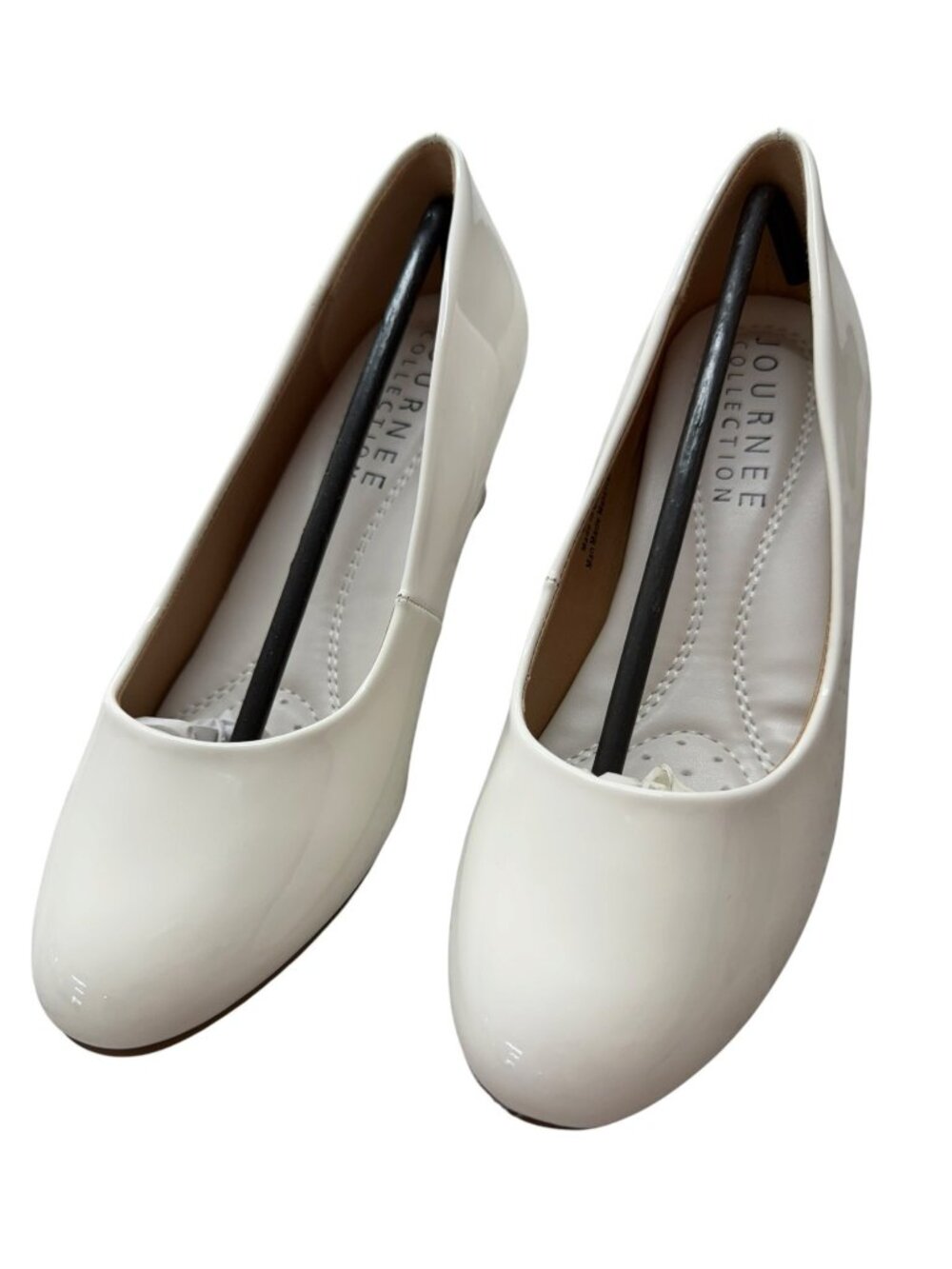 Journee Collection White Patent Leather Pumps Size 6‎ Women's Shoes
